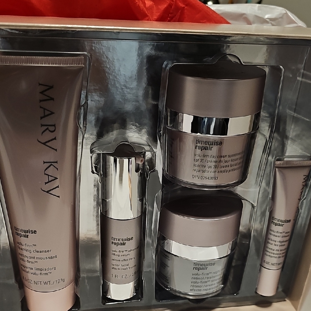 Mary Kay Timewise Repair Set with Silver and Cream Packaging